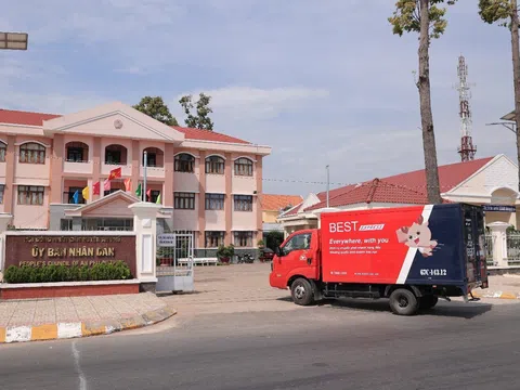 “Cơm no đến trường” chắp cánh ước mơ trẻ nghèo biên giới