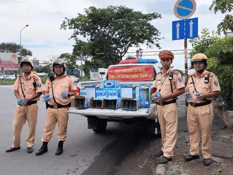 Trạm CSGT Đa Phước: Trạm tiếp sức đồng hành cùng người dân về quê nghỉ Lễ Quốc khánh