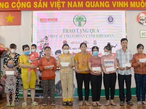 CEO FC trao tặng 89 triệu đồng viện phí cho các bệnh nhi có hoàn cảnh khó khăn tại Bệnh viện Nhi đồng 2