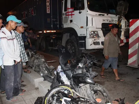 Tài xế container gây tai nạn tại Long An đã ra trình diện công an