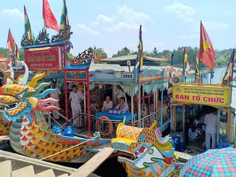 Huế trở nên Xanh - Sạch hơn trong tâm người tham gia lễ hội điện Hòn Chén 2019