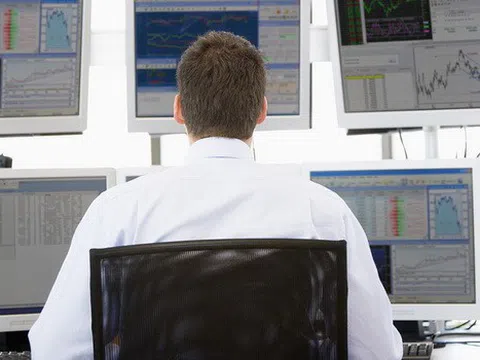 S&P 500: 8 phiên liên tiếp tăng điểm