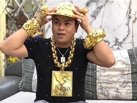 Bắt đại gia đeo vàng nhiều nhất Việt Nam