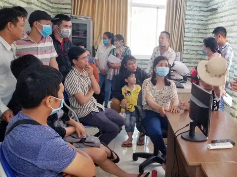 Bình Dương: Hàng trăm người kéo đến công ty bất động sản đòi đất